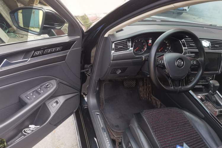 Used Volkswagen Phideon 2019 380TSI Two-Wheel Drive Business Edition China VI Standard Driver Seat
