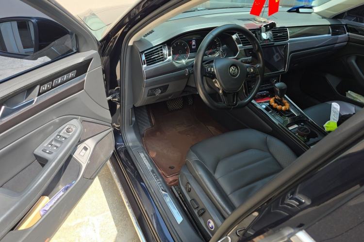 Used Volkswagen Phideon 2019 380TSI Two-Wheel Drive Business Edition China VI Standard Driver Seat