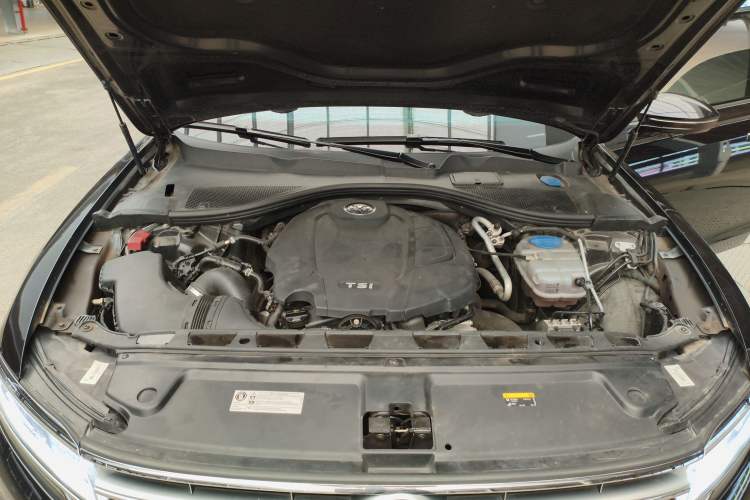 Used Volkswagen Phideon 2019 380TSI Two-Wheel Drive Business Edition China VI Standard Engine Bay