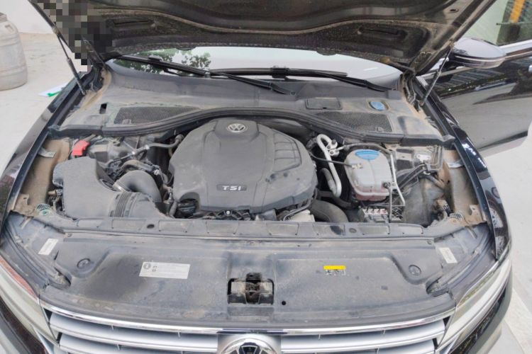 Used Volkswagen Phideon 2019 380TSI Two-Wheel Drive Business Edition China VI Standard Engine Bay