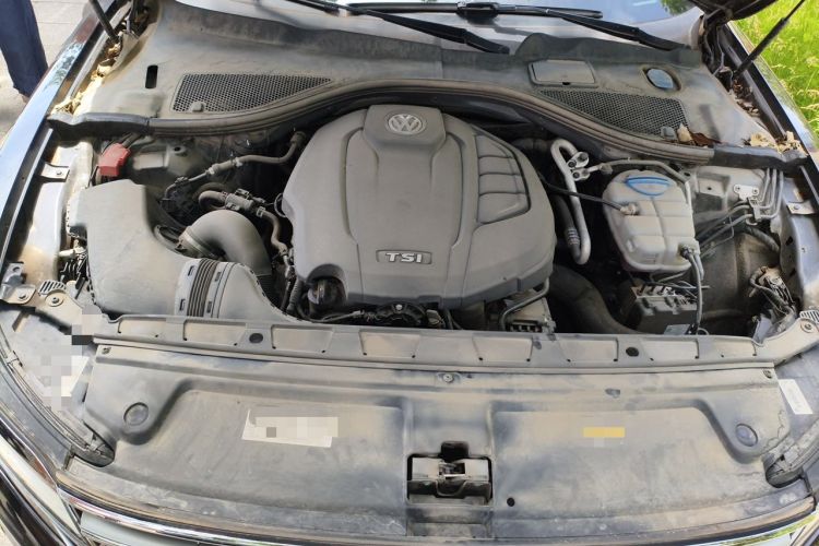 Used Volkswagen Phideon 2019 380TSI Two-Wheel Drive Business Edition China VI Standard Engine Bay