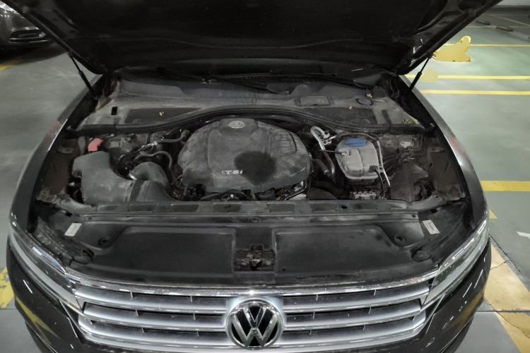 Used Volkswagen Phideon 2019 380TSI Two-Wheel Drive Business Edition China V Standard Engine Bay