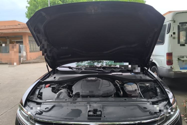 Used Volkswagen Phideon 2019 380TSI Two-Wheel Drive Business Edition China VI Standard Engine Bay