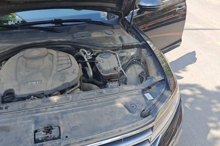 Used Volkswagen Phideon 2019 380TSI Two-Wheel Drive Business Edition China VI Standard Engine Bay Left