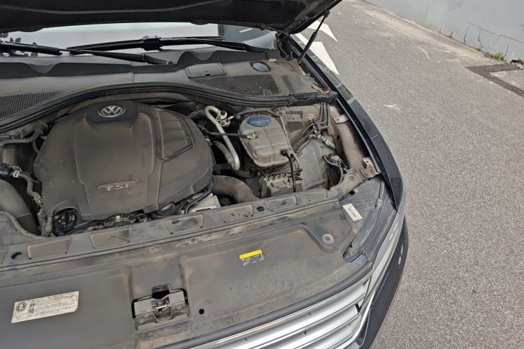 Used Volkswagen Phideon 2019 380TSI Two-Wheel Drive Business Edition China VI Standard Engine Bay Left