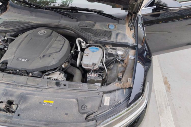 Used Volkswagen Phideon 2019 380TSI Two-Wheel Drive Business Edition China VI Standard Engine Bay Left
