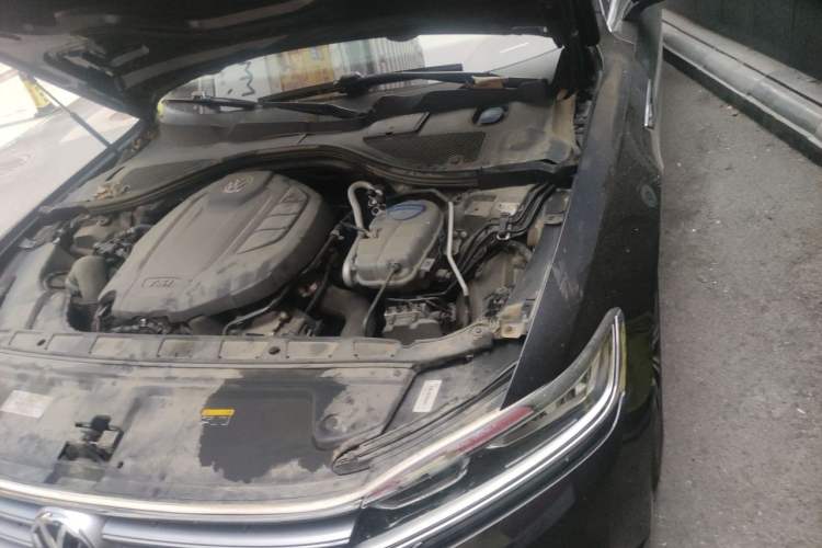 Used Volkswagen Phideon 2019 380TSI Two-Wheel Drive Business Edition China VI Standard Engine Bay Left