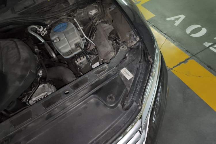 Used Volkswagen Phideon 2019 380TSI Two-Wheel Drive Business Edition China V Standard Engine Bay Left