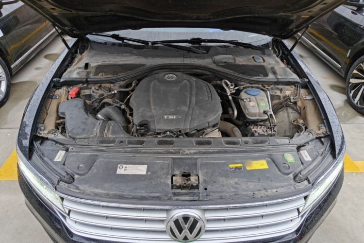 Used Volkswagen Phideon 2019 380TSI Two-Wheel Drive Business Edition China VI Standard Engine Bay
