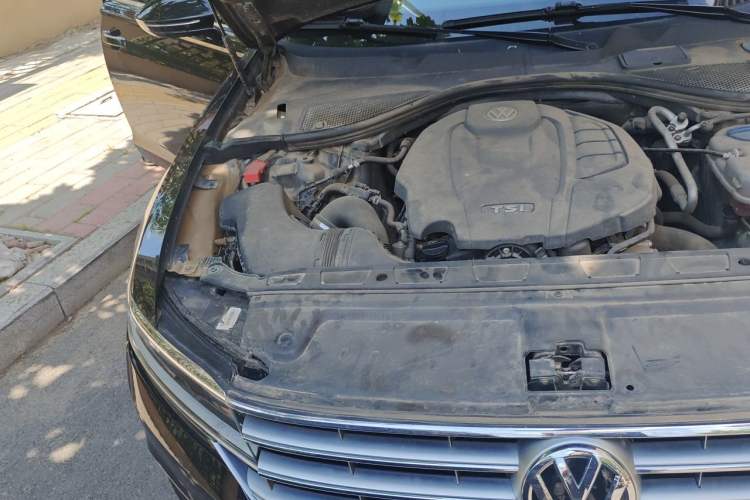 Used Volkswagen Phideon 2019 380TSI Two-Wheel Drive Business Edition China VI Standard Engine Bay Right