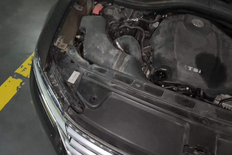 Used Volkswagen Phideon 2019 380TSI Two-Wheel Drive Business Edition China V Standard Engine Bay Right