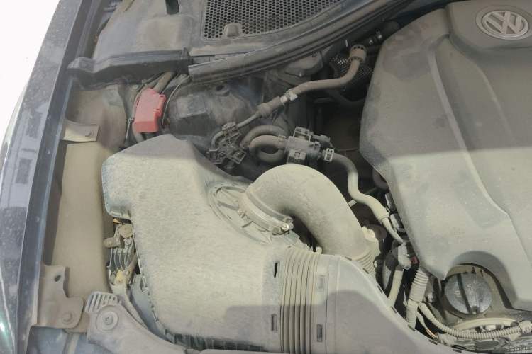Used Volkswagen Phideon 2019 380TSI Two-Wheel Drive Business Edition China VI Standard Engine Bay Right