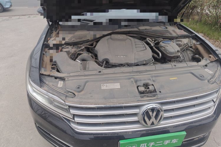 Used Volkswagen Phideon 2019 380TSI Two-Wheel Drive Business Edition China VI Standard Engine Bay Right