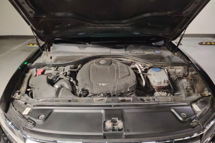 Used Volkswagen Phideon 2019 380TSI Two-Wheel Drive Business Edition China VI Standard Engine Bay
