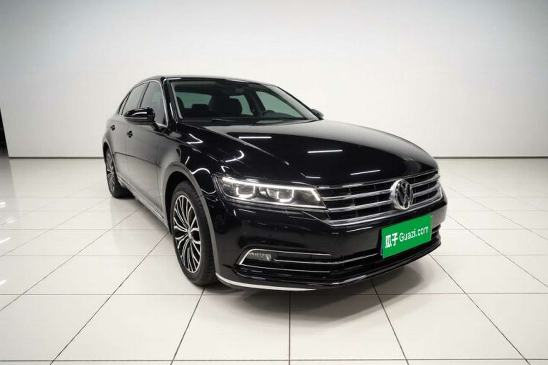 Used Volkswagen Phideon 2019 380TSI Two-Wheel Drive Business Edition China VI Standard Exterior 1