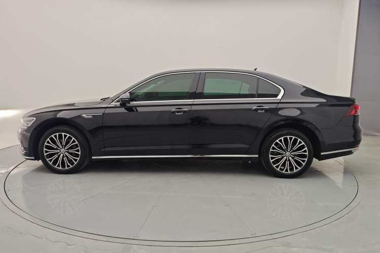Used Volkswagen Phideon 2019 380TSI Two-Wheel Drive Business Edition China VI Standard Exterior 3