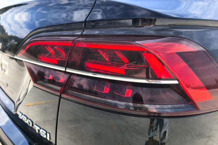 Used Volkswagen Phideon 2019 380TSI Two-Wheel Drive Business Edition China VI Standard Exterior 7