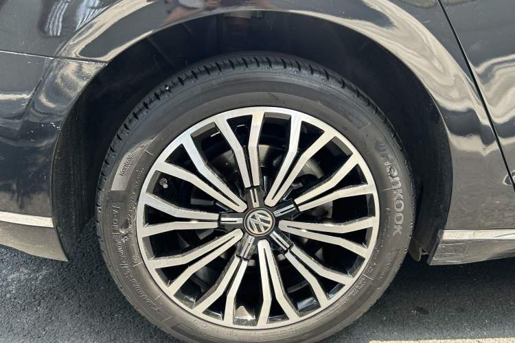 Used Volkswagen Phideon 2019 380TSI Two-Wheel Drive Business Edition China VI Standard Exterior 8