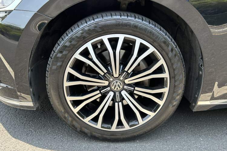 Used Volkswagen Phideon 2019 380TSI Two-Wheel Drive Business Edition China VI Standard Exterior 9