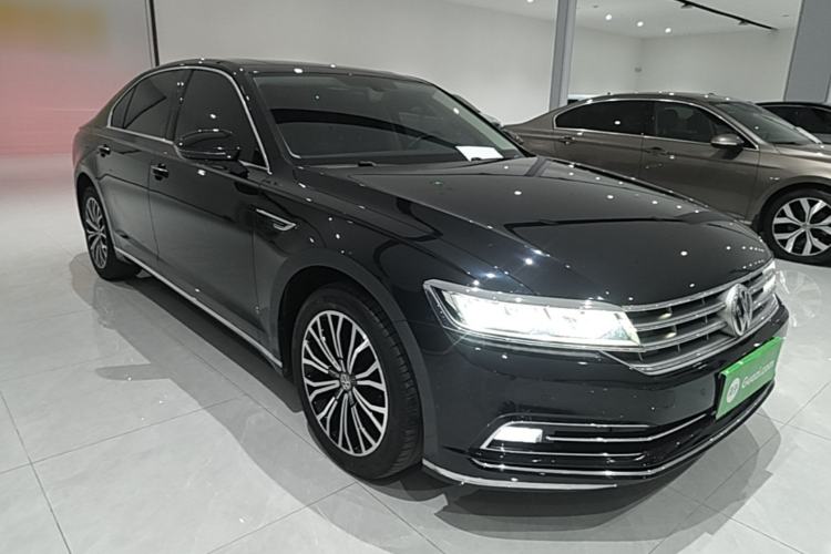 Used Volkswagen Phideon 2019 380TSI Two-Wheel Drive Business Edition China V Standard Front Right 45 Deg
