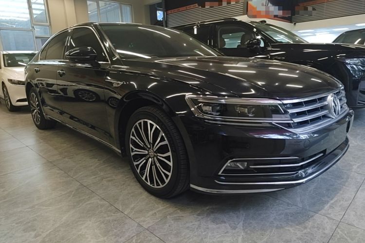 Used Volkswagen Phideon 2019 380TSI Two-Wheel Drive Business Edition China V Standard Front Right 45 Deg