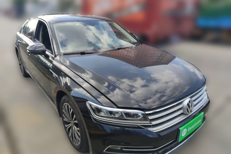 Used Volkswagen Phideon 2019 380TSI Two-Wheel Drive Business Edition China V Standard Front Right 45 Deg