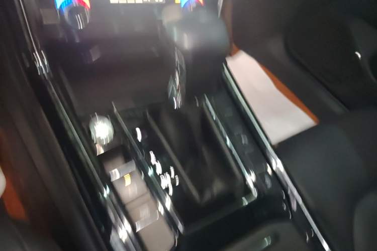 Used Volkswagen Phideon 2019 380TSI Two-Wheel Drive Business Edition China VI Standard Gear Lever