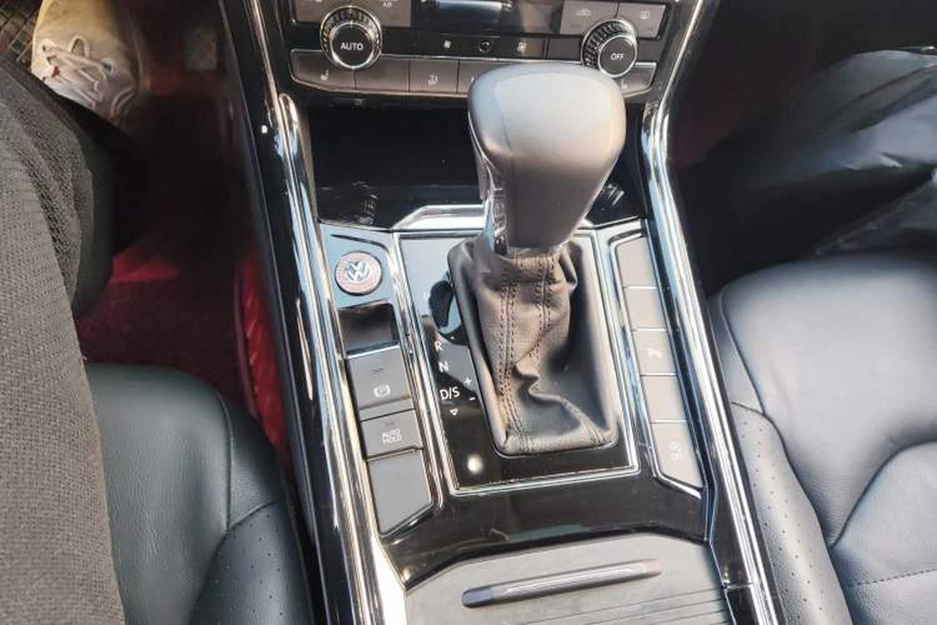 Used Volkswagen Phideon 2019 380TSI Two-Wheel Drive Business Edition China VI Standard Gear Lever