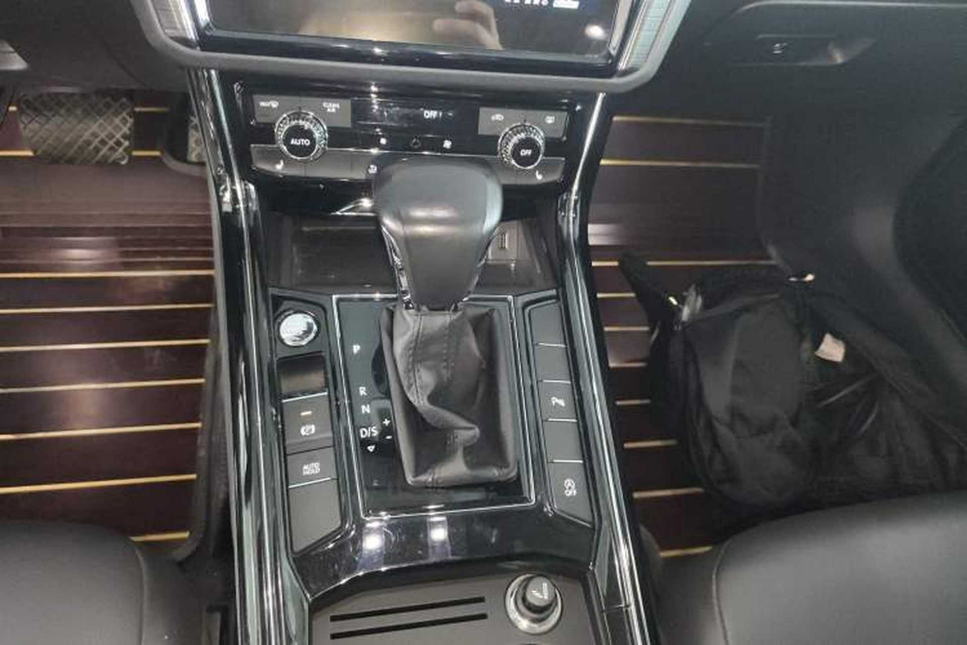 Used Volkswagen Phideon 2019 380TSI Two-Wheel Drive Business Edition China VI Standard Gear Lever