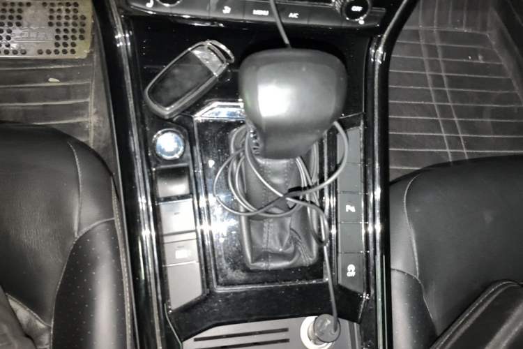 Used Volkswagen Phideon 2019 380TSI Two-Wheel Drive Business Edition China V Standard Gear Lever