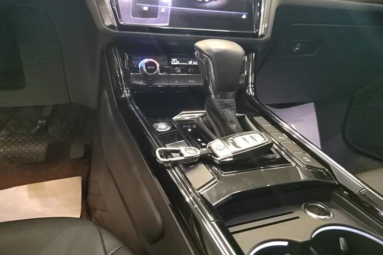 Used Volkswagen Phideon 2019 380TSI Two-Wheel Drive Business Edition China V Standard Gear Lever