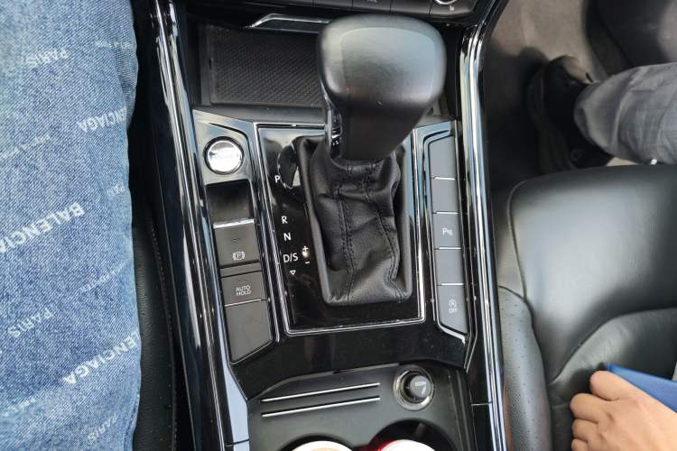 Used Volkswagen Phideon 2019 380TSI Two-Wheel Drive Business Edition China V Standard Gear Lever