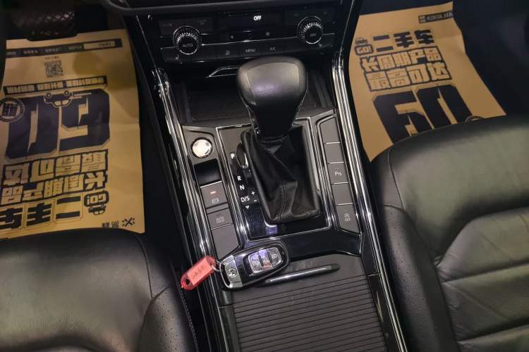 Used Volkswagen Phideon 2019 380TSI Two-Wheel Drive Business Edition China V Standard Gear Lever