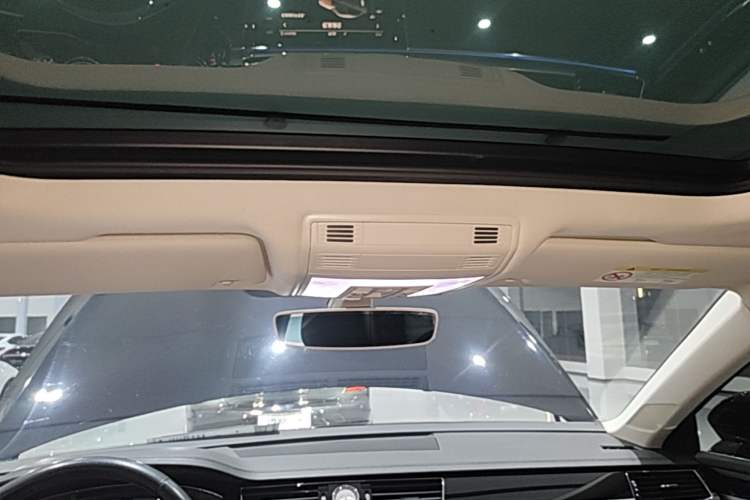 Used Volkswagen Phideon 2019 380TSI Two-Wheel Drive Business Edition China V Standard Headliner