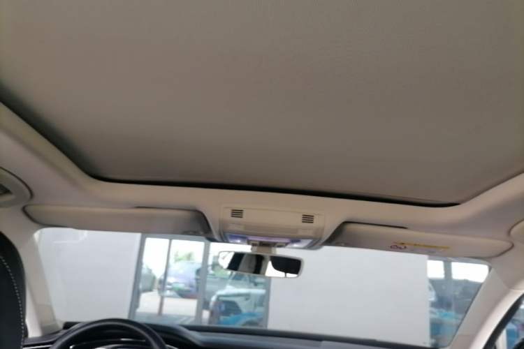 Used Volkswagen Phideon 2019 380TSI Two-Wheel Drive Business Edition China VI Standard Headliner