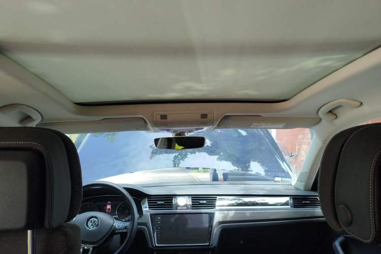 Used Volkswagen Phideon 2019 380TSI Two-Wheel Drive Business Edition China VI Standard Headliner