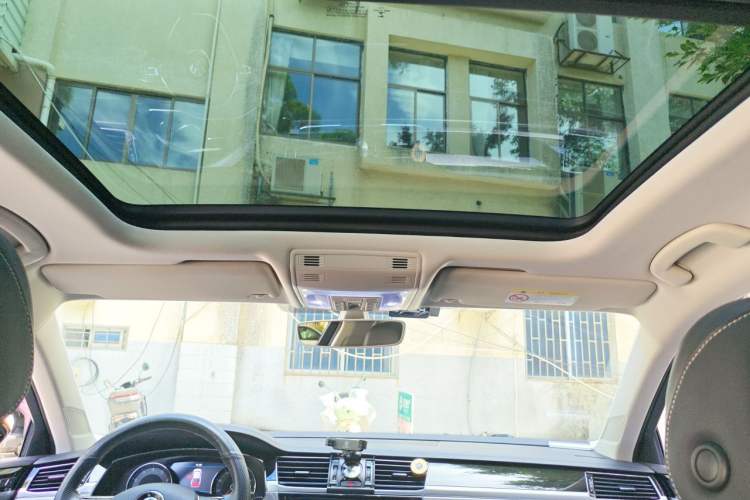 Used Volkswagen Phideon 2019 380TSI Two-Wheel Drive Business Edition China VI Standard Headliner