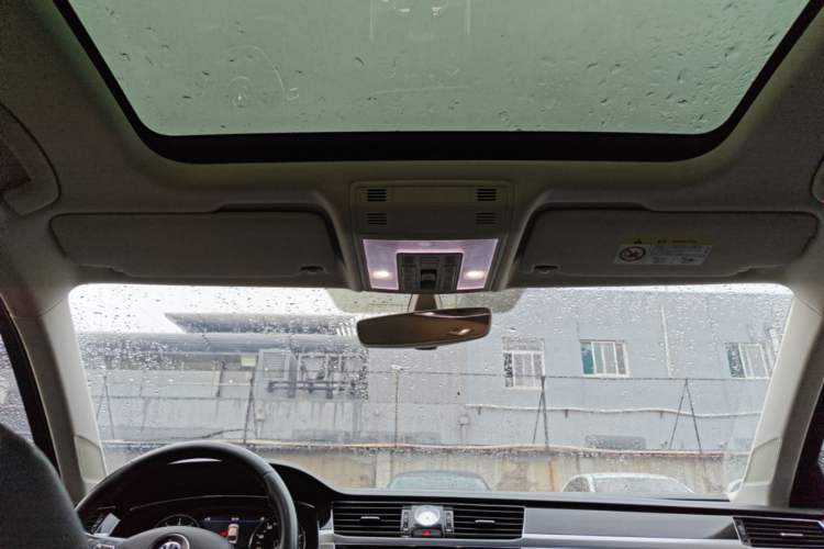 Used Volkswagen Phideon 2019 380TSI Two-Wheel Drive Business Edition China VI Standard Headliner