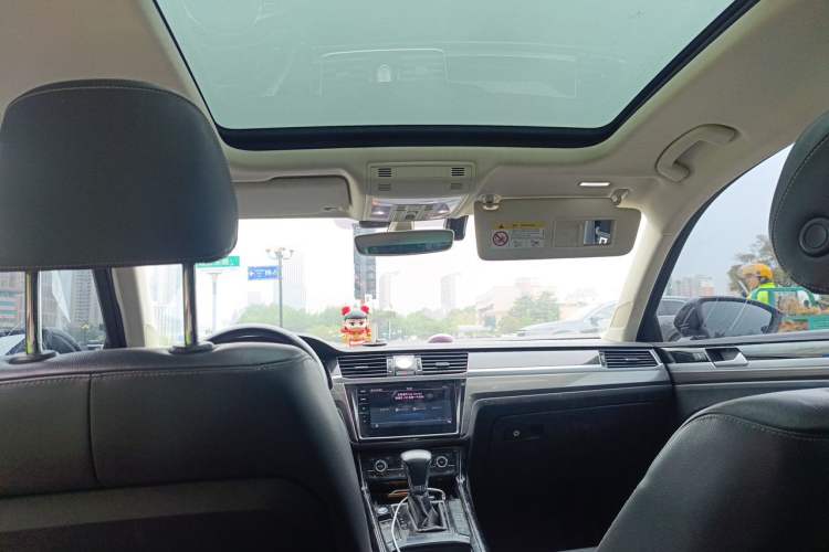 Used Volkswagen Phideon 2019 380TSI Two-Wheel Drive Business Edition China V Standard Headliner