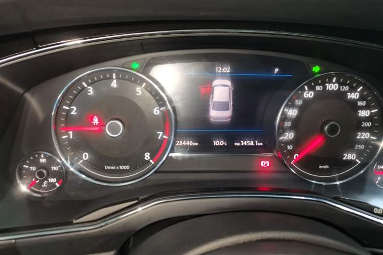 Used Volkswagen Phideon 2019 380TSI Two-Wheel Drive Business Edition China VI Standard Instrument Cluster