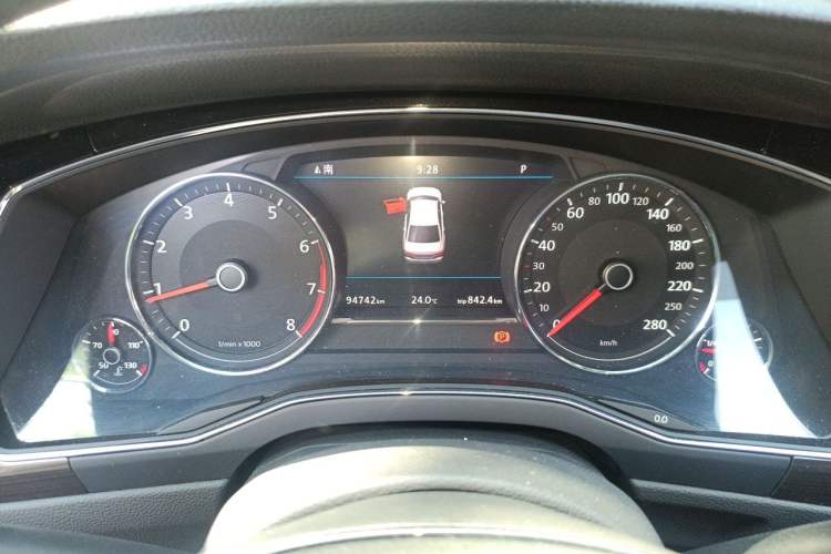 Used Volkswagen Phideon 2019 380TSI Two-Wheel Drive Business Edition China VI Standard Instrument Cluster