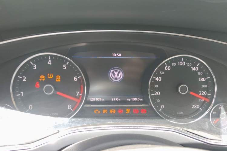 Used Volkswagen Phideon 2019 380TSI Two-Wheel Drive Business Edition China VI Standard Instrument Cluster
