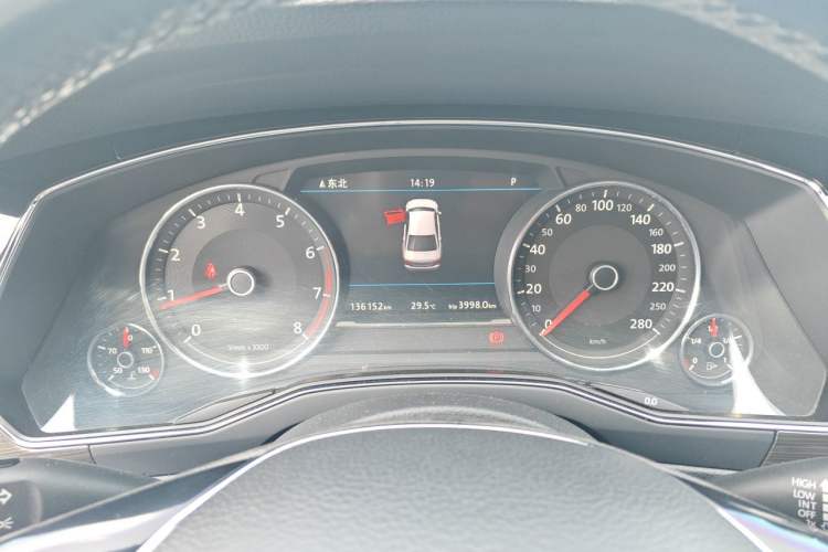 Used Volkswagen Phideon 2019 380TSI Two-Wheel Drive Business Edition China VI Standard Instrument Cluster