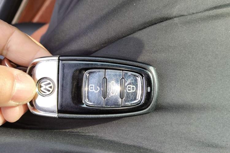 Used Volkswagen Phideon 2019 380TSI Two-Wheel Drive Business Edition China VI Standard Interior 1