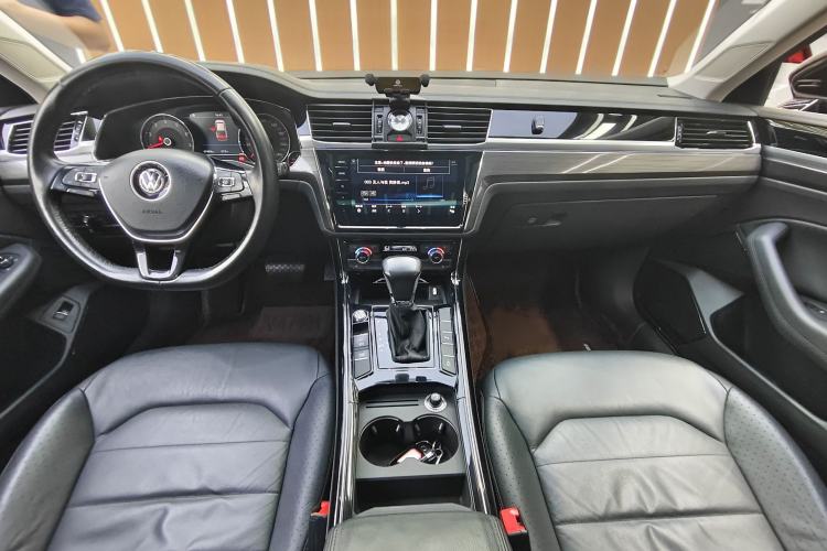 Used Volkswagen Phideon 2019 380TSI Two-Wheel Drive Business Edition China VI Standard Interior 1
