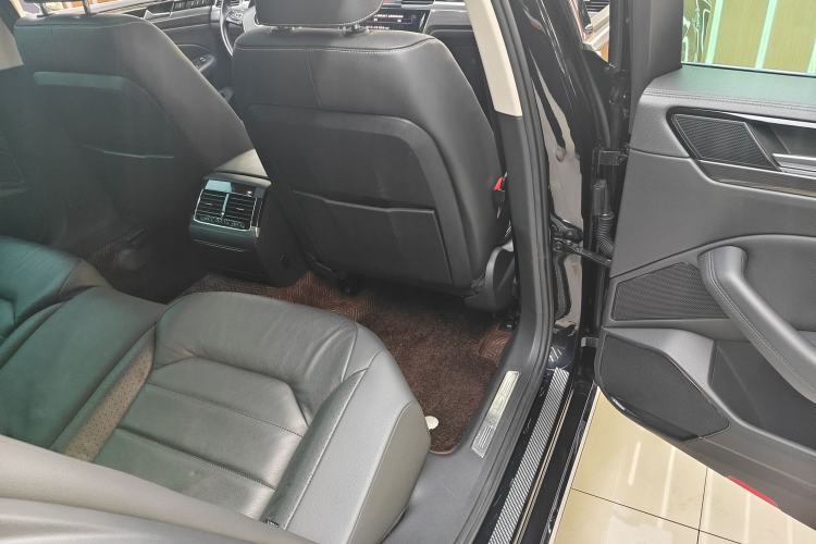 Used Volkswagen Phideon 2019 380TSI Two-Wheel Drive Business Edition China VI Standard Interior 10