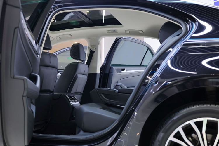 Used Volkswagen Phideon 2019 380TSI Two-Wheel Drive Business Edition China VI Standard Interior 13