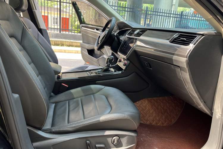 Used Volkswagen Phideon 2019 380TSI Two-Wheel Drive Business Edition China VI Standard Interior 13