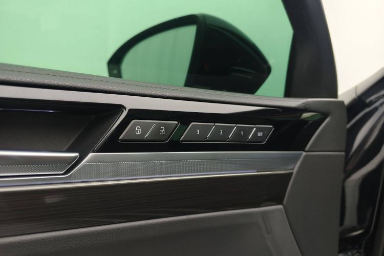 Used Volkswagen Phideon 2019 380TSI Two-Wheel Drive Business Edition China VI Standard Interior 14
