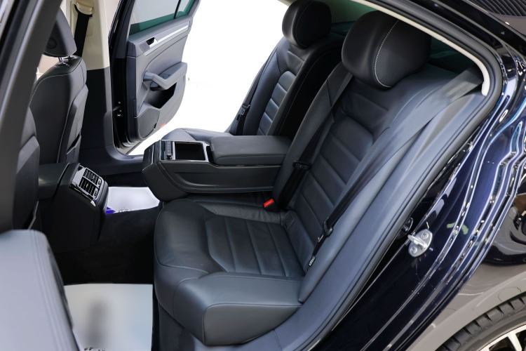 Used Volkswagen Phideon 2019 380TSI Two-Wheel Drive Business Edition China VI Standard Interior 15